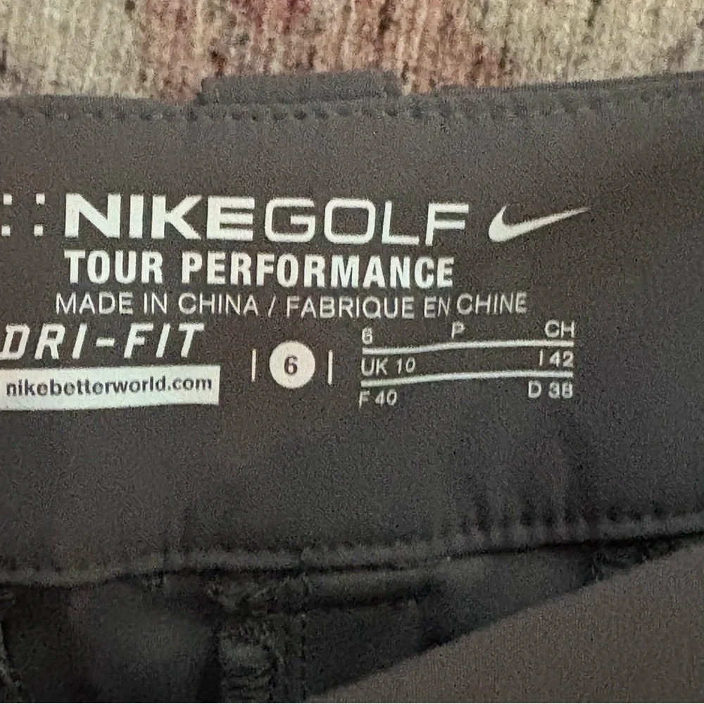 NWT Nike Golf Tour Performance Shorts Women's 6 Gray Stay Cool Modern Rise